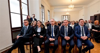 Ministar Šipić u Varaždinu dodijelio ugovore vrijedne 7,07 milijuna eura - za bolje uvjete u vrtićima i za nova igrališta