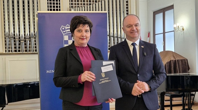 Varaždinske Toplice: Uručeni ugovori za nova ulaganja u dječja igrališta i vrtić vrijedni preko 74 tisuće eura