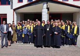 Zamjenica župana Jasna Petek na svečanoj promociji novih prvostupnika sestrinstva u Pregradi