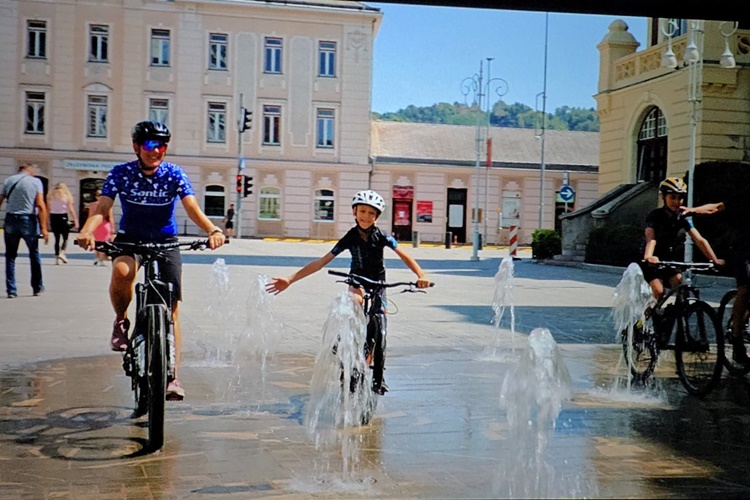 Ujutro hladno, ali danju sunčano i toplo. Bit će ovo baš lijep dan pa uživajte jer nova je promjena pred vratima!