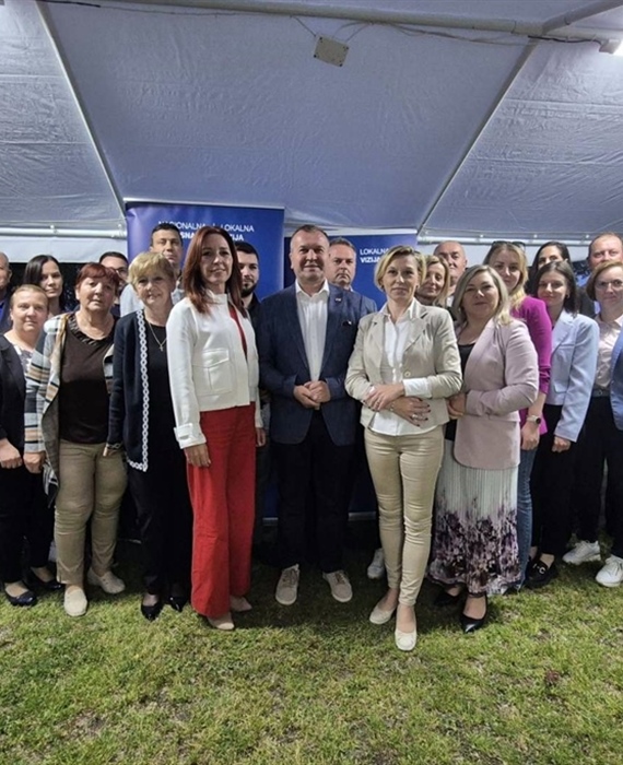 Stričak na predizbornom skupu u Novom Selu Podravsko: „Zajedno s vama gradimo prvo hrvatsko selo ruža”