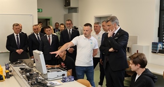 Premijer Plenković u društvu župana Korena posjetio Centar kompetentnosti i obnovljeno sportsko igralište koprivničke Srednje škole