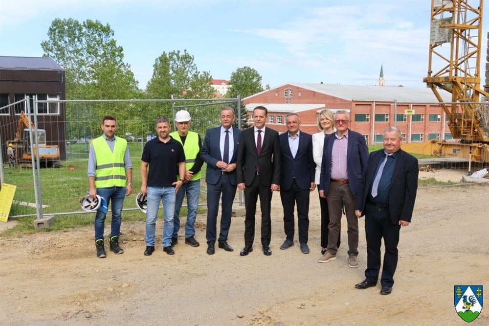 Kreće dogradnja križevačke Gimnazije vrijedna 2,8 milijuna eura - župan Koren u obilasku škole
