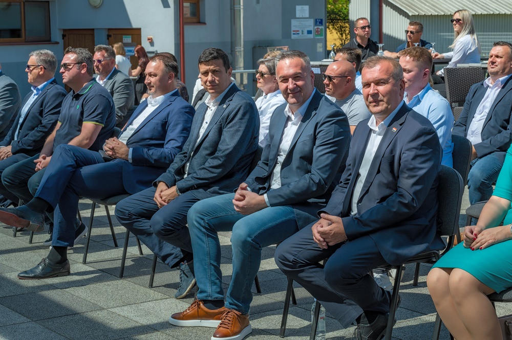 Župan Stričak na potpisivanju ugovora za izgradnju Doma zdravlja i Ljekarne u Ljubešćici