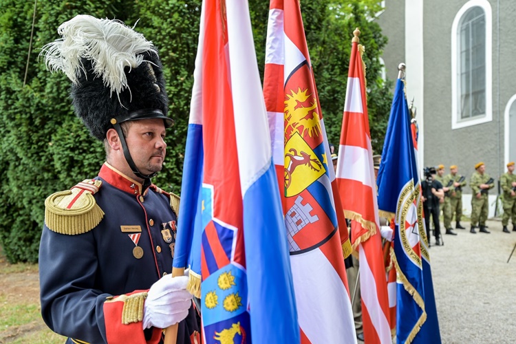 DAN DRŽAVNOSTI Hrvatska danas slavi 35. obljetnicu konstituiranja prvog demokratskog i višestranačkog Sabora