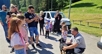 Prezentacija i pokazna vježba mladih pasa i službenih pasa Carinske uprave u Đurmancu, ponovno oduševila - najviše uživala djeca