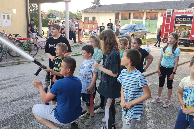 Vatrogasni spektakl u Šemovcu - 13. Kup DVD-a donosi natjecanje i večernju vatrogasnu zabavu
