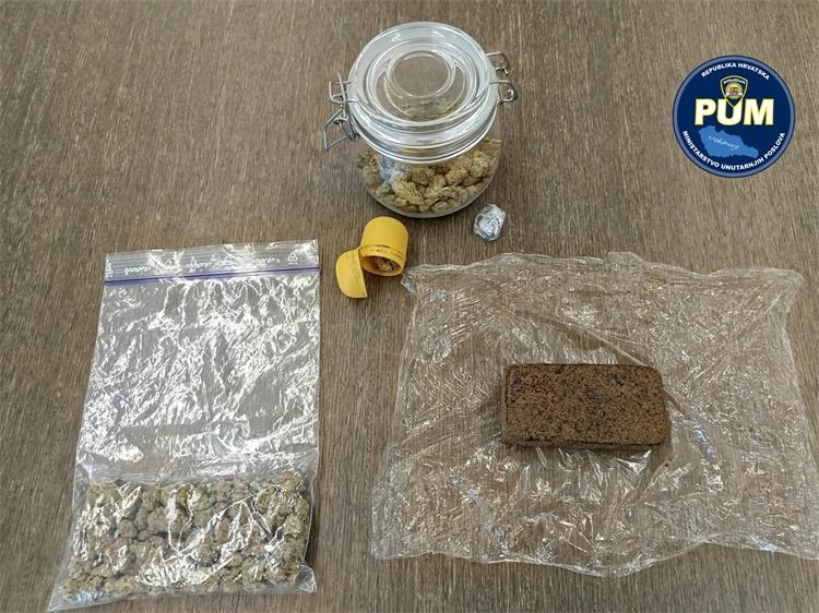 Nedelišće: U pretrazi gospodarskih objekata i kuće 50-godišnjaka pronađena marihuana i hašiš