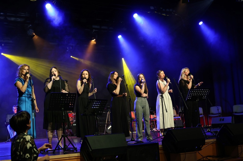 Ritam, emocije i zajedništvo: Koncert Škole rocka i moderne glazbe oduševio publiku u Krapini