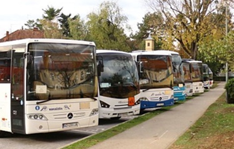 Vozač pokazao da još ima poštenih ljudi: U autobusu pronašao torbicu s velikom količinom novaca i vratio je vlasniku