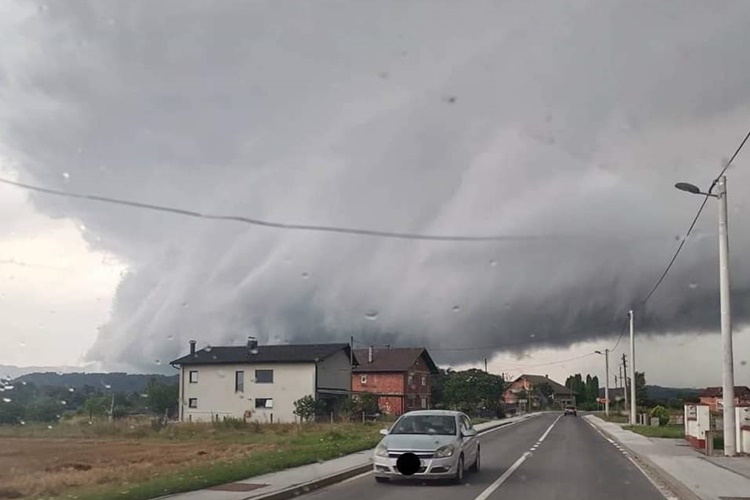 Još malo uživajte u ljetnom vremenu jer stiže osvježenje - kiša, grmljavina, niža temperatura