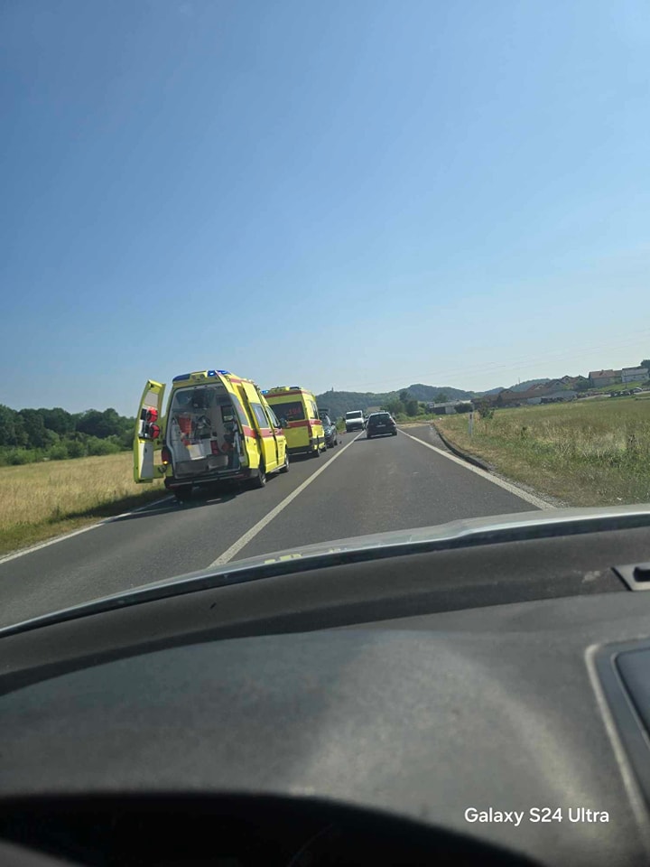 Upravo! Teška prometna nesreća u Martinišću, sudarili se auto i motocikl