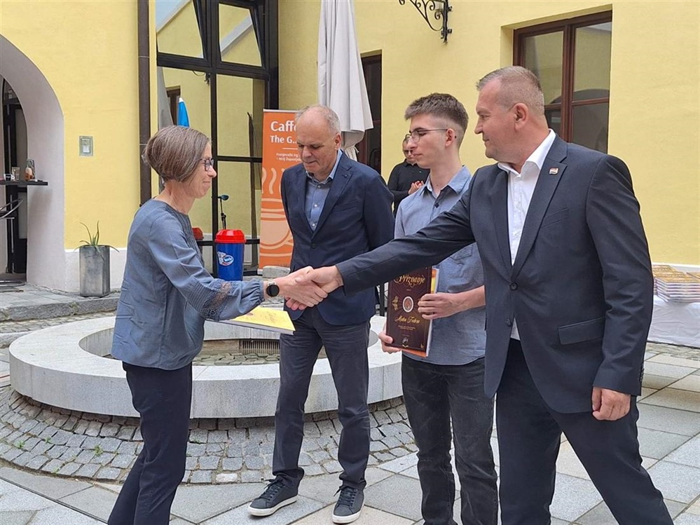 Učenike - državne prvake i njihove mentore ugostio varaždinski župan Stričak: Čak 82 osvojene medalje pokazuju koliko su naši učenici sjajni!