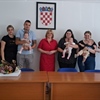 Načelnica Curiš Krok upriličila prijem za bebe i njihove roditelje:"Uz potpore svim roditeljima, majkama poduzetnicama osiguravamo besplatan vrtić za djecu""