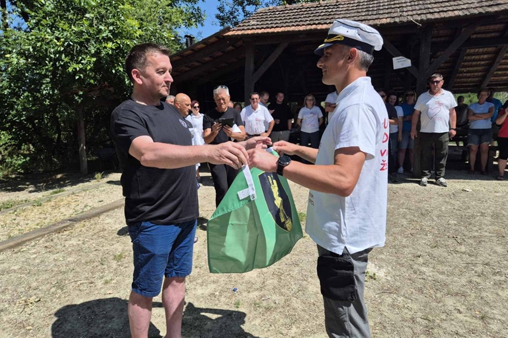Osam entuzijasta iz Malog Bukovca rijekom Dravom krenulo prema Vukovaru