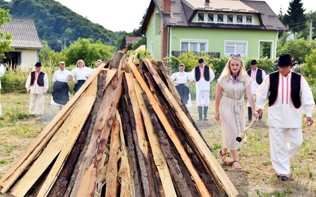 Ove nedjelje u Gornjoj Voći: Ivanjski krijes i slavlje u čast sv. Ivana Krstitelja