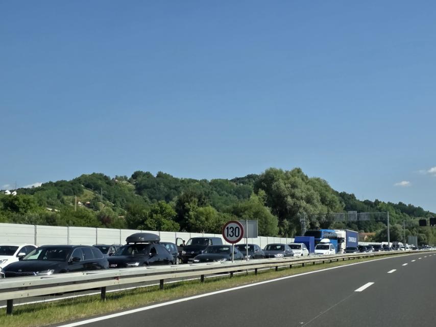 Krapina-Macelj u koloni: Na A2 vozače čeka zastoj od 2 kilometra