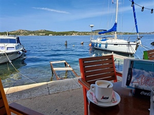 Je li Jadran postao preskup za mnoge turiste? Cijene apartmana, hotela i restorana sve više – bahatost iznajmljivača ili realnost
