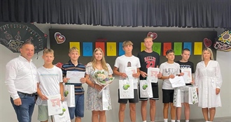 Svečan završetak školske godine u OŠ Kumrovec: Podijeljene svjedodžbe i priznanja uz čestitke općinskih čelnika