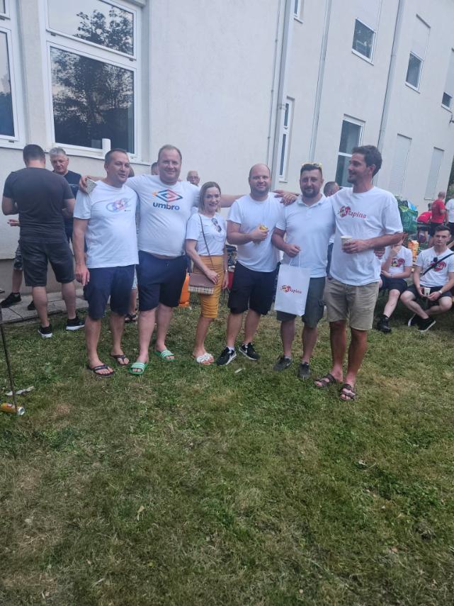 Priča koja vraća vjeru u ljude: Dečki iz Krapine majci desetoro djece poklonili put na more!