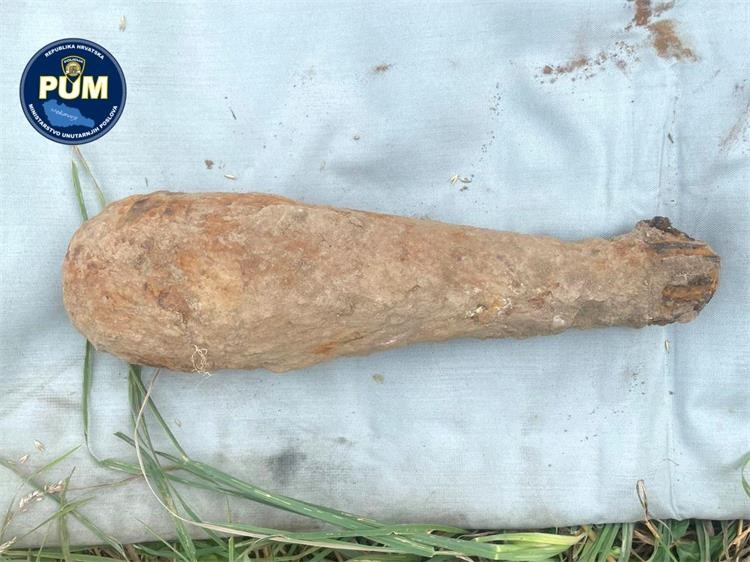 Djelatnik HEP-a radnim strojem u Maloj Subotici pronašao zaostalu minobacačku granatu iz 2. Svjetskog rata