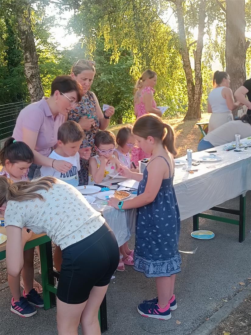 U Svetom Križu Začretju započele ljetne radionice za djecu – izrađivali su se šareni akvariji iz mašte