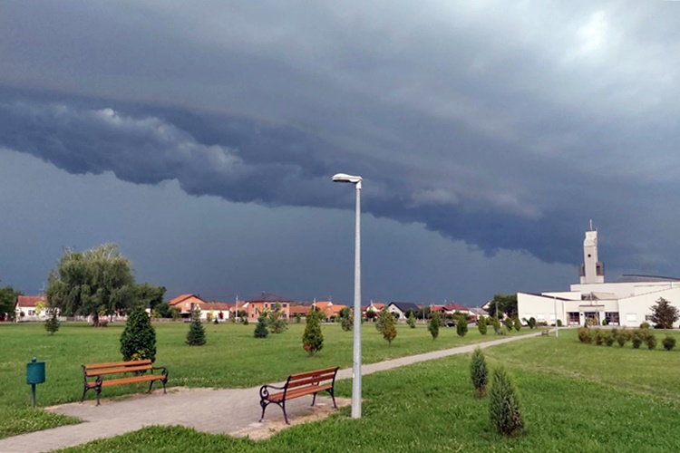 NEDJELJA OPASNOG VREMENA: Žuti alarm, tuča i vjetar jači od 65 km/h!