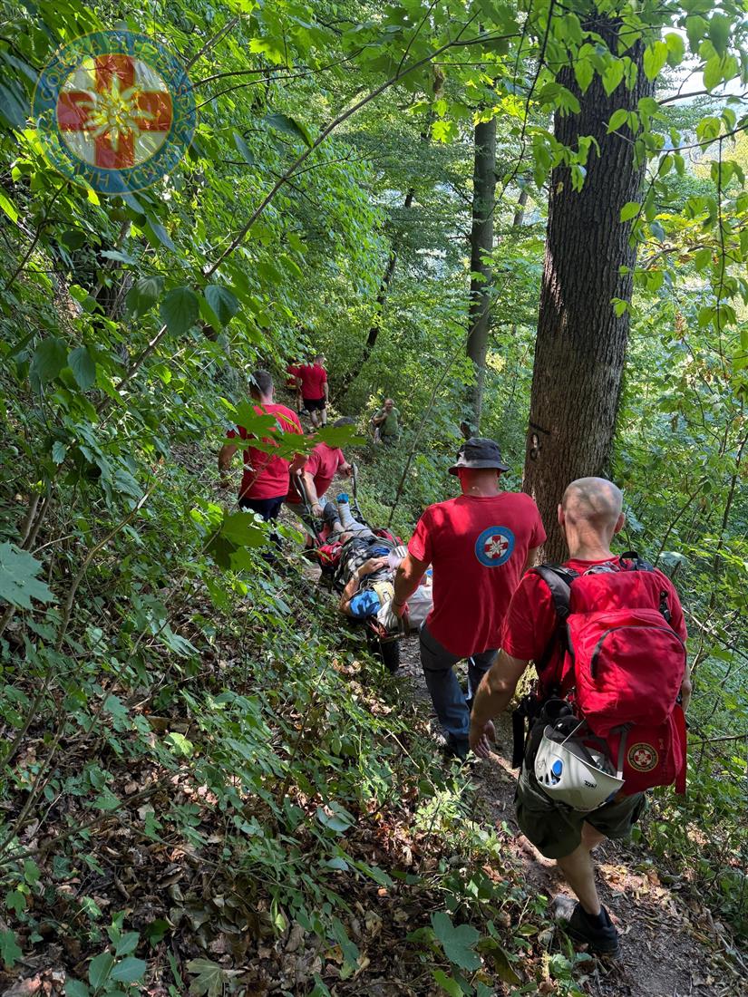 UVIJEK SPREMNI POMOĆI: Članovi zagorskog HGSS-a spasili ozlijeđenog planinara na Strahinjčici