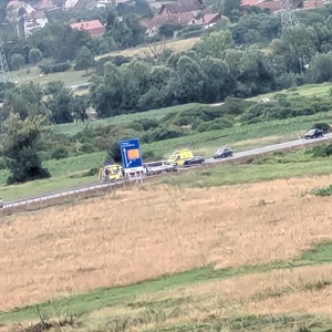 Teška prometna nesreća na brzoj cesti, kod Poznanovca - tri osobe prevezene u bolnicu, cesta zatvorena