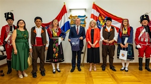 Zadnji dan festivala COFA: Predstavnike folklornih skupina s četiri kontinenta primio župan Stričak