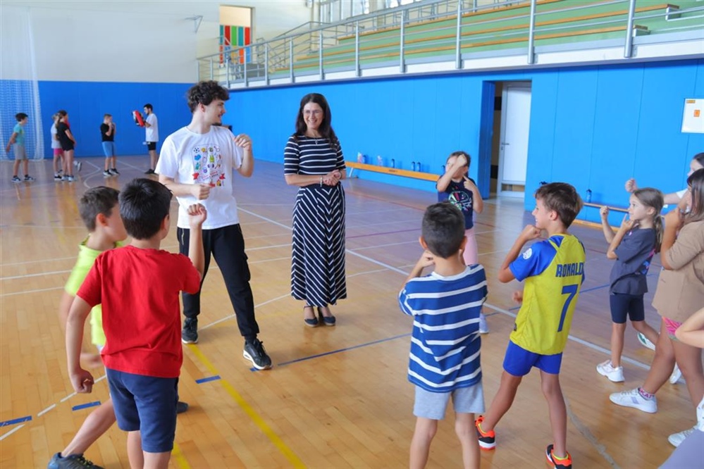 Uspješno odrađen i četvrti tjedan ljetnih sportskih kampova u Čakovcu, gradonačelnica Cividini obišla kamp kickboxinga