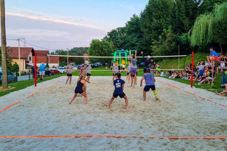 Sportska subota u Kumrovcu: Turnir u odbojci na pijesku koji se ne propušta!