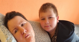 PRIČA KOJA SLAMA SRCE: Dino prodaje svoje plišance kako bi pomogao bolesnoj mami