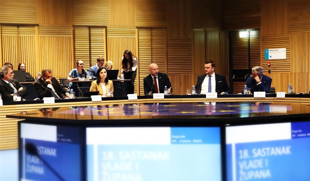 Župan Kolar na sastanku Vlade o brdsko-planinskim područjima i prelasku škola na jednosmjenski rad