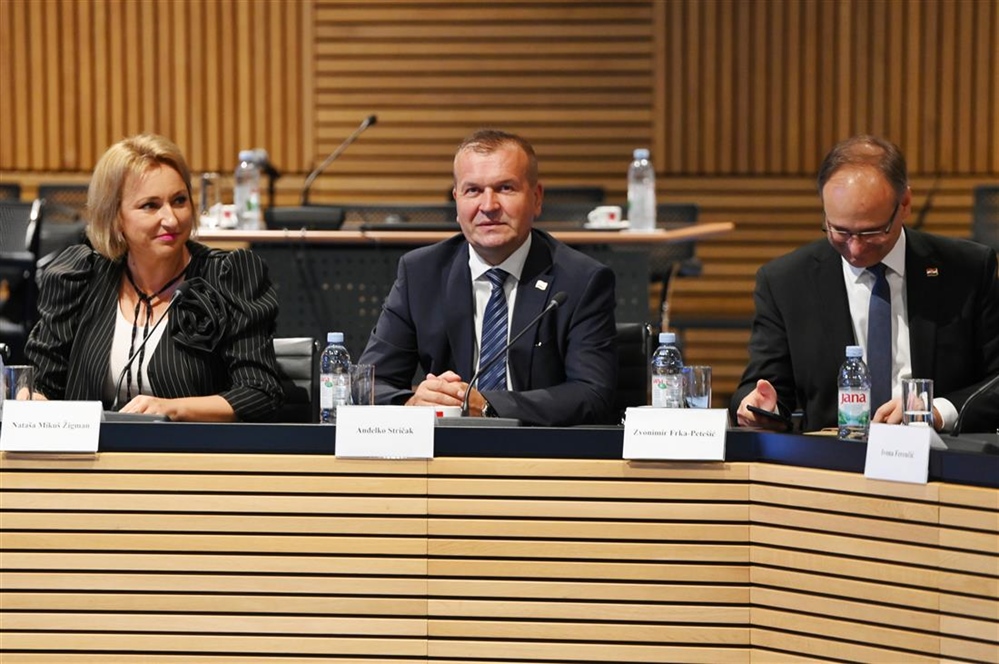 Na sastanku Vlade RH sudjelovao i župan Stričak, glavna tema - unaprjeđenje zakonodavnog okvira za ravnomjerni regionalni razvoj