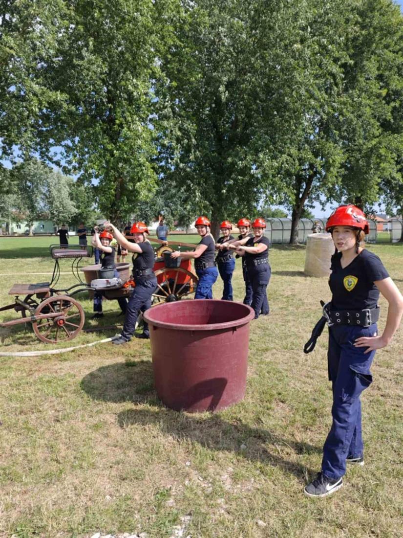 U Petrijancu držano atraktivno vatrogasno natjecanje: 13. Kup Nove Vesi" okupio 12 ekipa