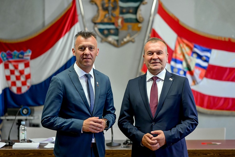 Prva radna sjednica Skupštine Varaždinske županije: Aktualac prošao mirno, župan Stričak odgovarao na pitanja vijećnika