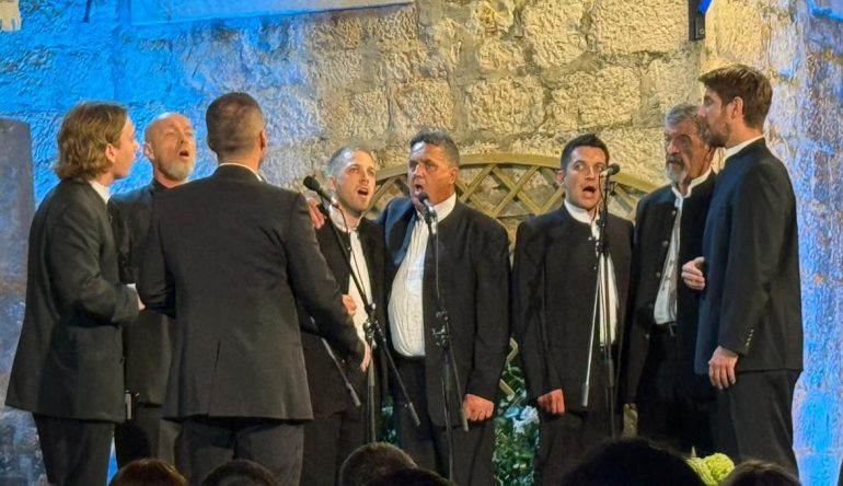 Klapa Bistrica oduševila u finalu Festivala dalmatinskih klapa u Omišu - najbolji plasman dosad!