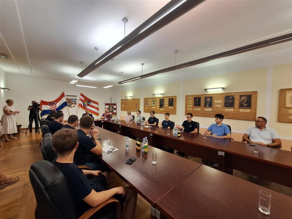 Naši učenici svjetske klase: Robotičare i kemičare - ponos Varaždinske županije, ugostio župan Anđelko Stričak