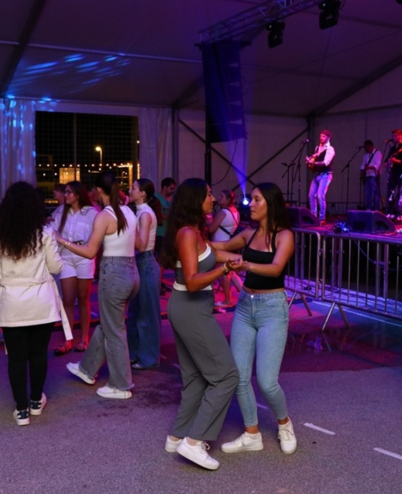 Lobor zna kako se slavi! Zabavni vikend krenuo uz Mejaše, slijede Minea i Vigor
