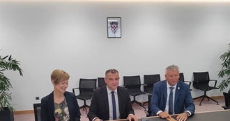 Županu Posavcu uručeni ugovori o sufinanciranju dva vrijedna projekta - Kreće gradnja dvorane i vrtića