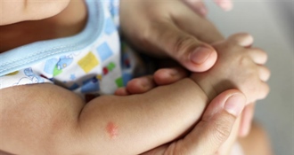 Kako zaštititi djecu od komaraca? Donosimo savjete dermatologa i prirodna rješenja