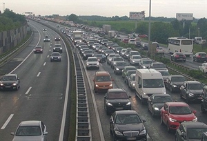 Prometni kolaps prema moru - Kilometarske kolone kod Lučkog i Trakošćana