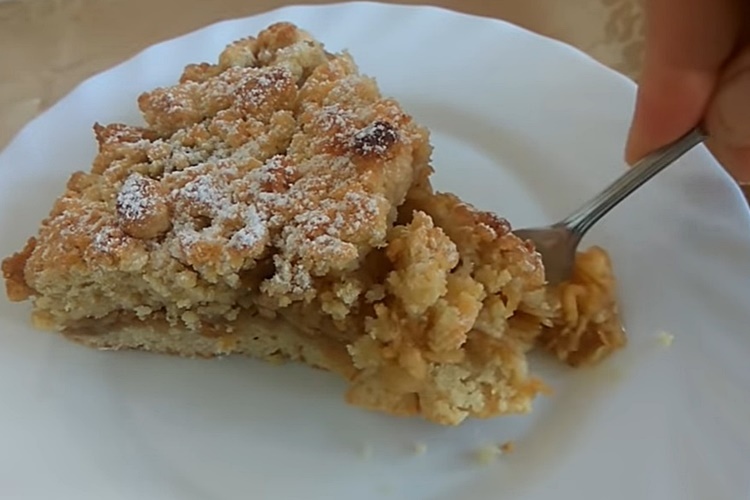 Jednostavan i brz kolač od jabuka koji će vas osvojiti na prvi griz