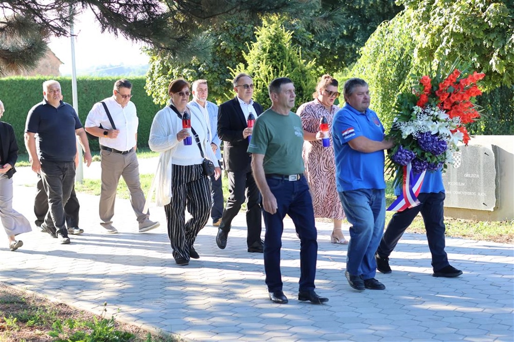 U Lubregu polaganjem vijenaca obilježen Dan pobjede i domovinske zahvalnosti
