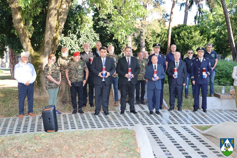 Uoči Dana pobjede delegacija Koprivničko-križevačke županije položila vijence i zapalila svijeće