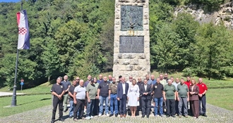 Kod spomenika himni u Zelenjaku položen vijenac povodom Dana pobjede