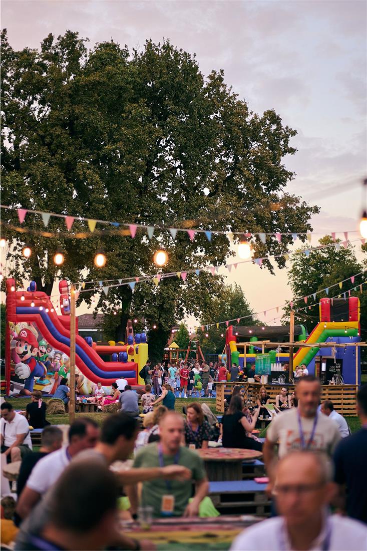 Na Ljetnoj pozornici u Oroslavju najveći zabavni park ta djecu i tinejdžere: Paintball arena, bungee trampolin, napuhanci i od 50 metara…