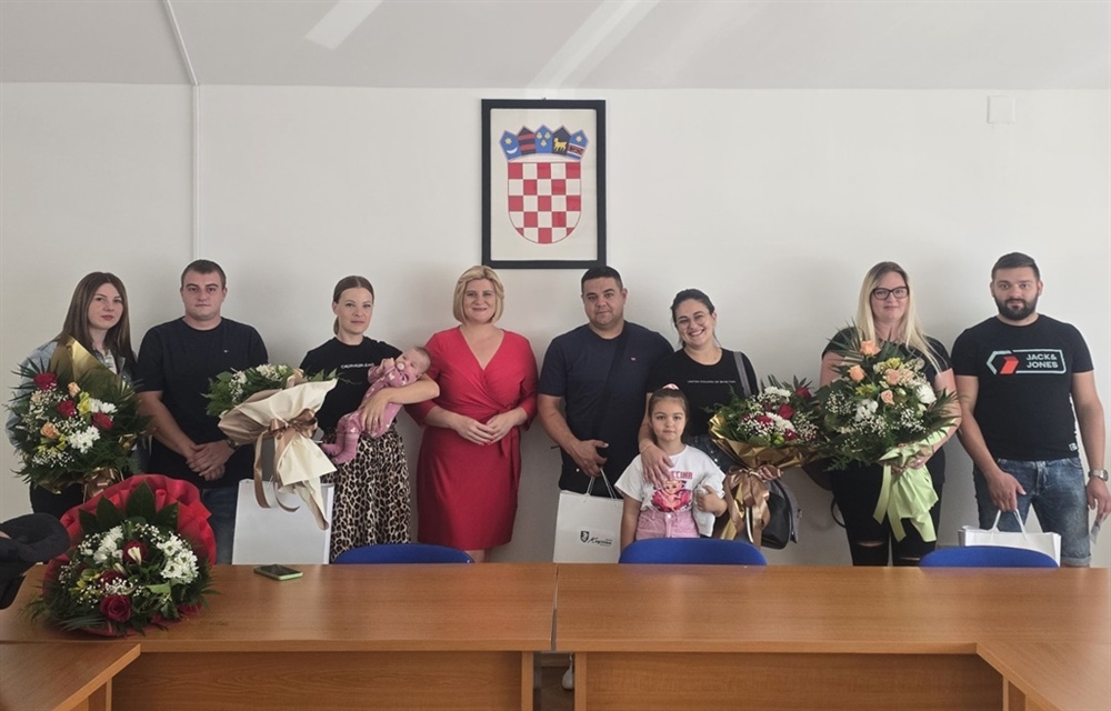 U Konjščini održan prijem za roditelje i novorođene bebe – načelnica Curiš Krok: Djeca su naše najveće bogatstvo!
