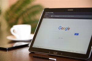Političko oglašavanje na udaru: Google i Meta uvode stroge zabrane, male stranke u panici